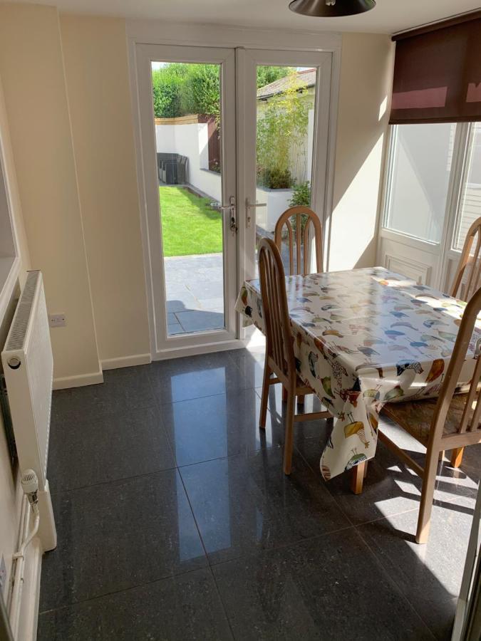 Relaxing Home - 7-10Min To Bournemouth Sandy Beach By Car - Private Garden, Parking And Spa Esterno foto