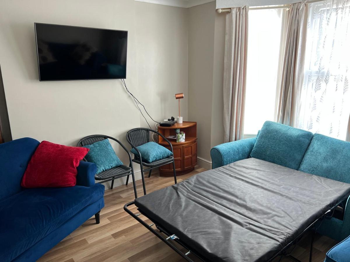 Relaxing Home - 7-10Min To Bournemouth Sandy Beach By Car - Private Garden, Parking And Spa Esterno foto