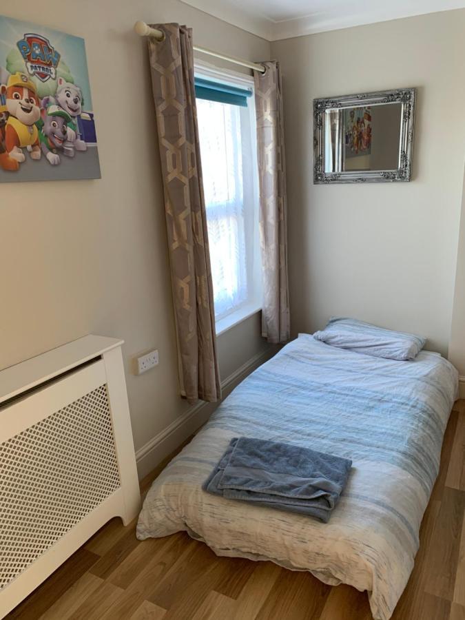 Relaxing Home - 7-10Min To Bournemouth Sandy Beach By Car - Private Garden, Parking And Spa Esterno foto